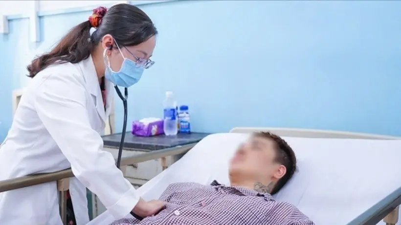 Hơn 300 người nhập viện vì ngộ độc bánh mì cóc